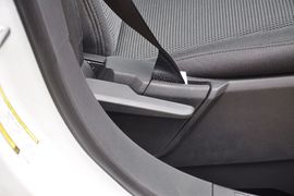 2013款Jeep指南者2.0L两驱运动版