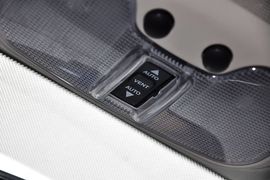 2013款Jeep指南者2.0L两驱运动版