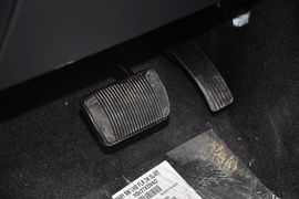 2013款Jeep指南者2.0L两驱运动版