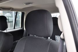 2013款Jeep指南者2.0L两驱运动版