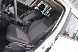 2013款Jeep指南者2.0L两驱运动版