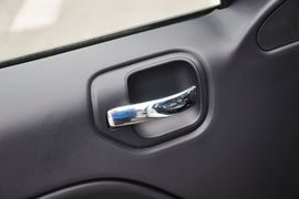 2013款Jeep指南者2.0L两驱运动版