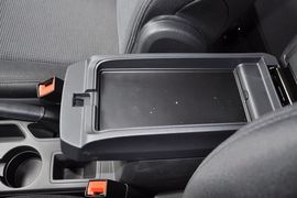 2013款Jeep指南者2.0L两驱运动版