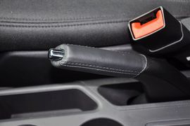 2013款Jeep指南者2.0L两驱运动版