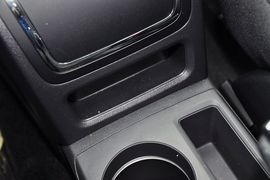 2013款Jeep指南者2.0L两驱运动版