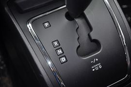 2013款Jeep指南者2.0L两驱运动版