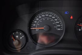 2013款Jeep指南者2.0L两驱运动版