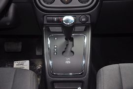 2013款Jeep指南者2.0L两驱运动版