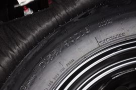 2014款Jeep指南者2.4L四驱豪华版