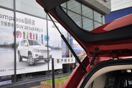 2014款Jeep指南者2.4L四驱豪华版
