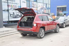 2014款Jeep指南者2.4L四驱豪华版
