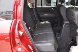 2014款Jeep指南者2.4L四驱豪华版