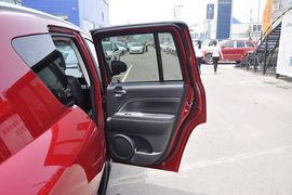 2014款Jeep指南者2.4L四驱豪华版