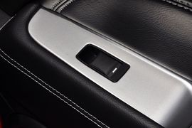 2014款Jeep指南者2.4L四驱豪华版