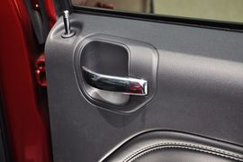 2014款Jeep指南者2.4L四驱豪华版