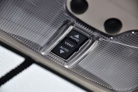 2014款Jeep指南者2.4L四驱豪华版
