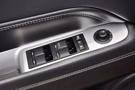 2014款Jeep指南者2.4L四驱豪华版