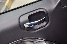 2014款Jeep指南者2.4L四驱豪华版