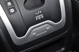 2014款Jeep指南者2.4L四驱豪华版