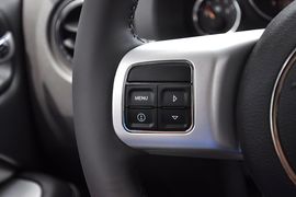 2014款Jeep指南者2.4L四驱豪华版