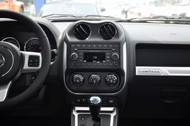 2014款Jeep指南者2.4L四驱豪华版
