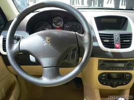 2009款东风标致207两厢