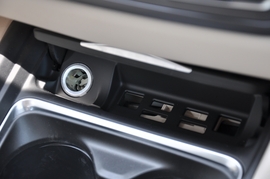 全新宝马3系GT图解内饰部分