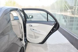 2013款丰田卡罗拉1.8L