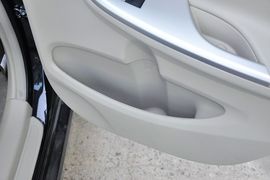 2013款丰田卡罗拉1.8L