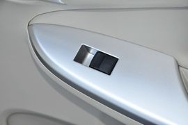 2013款丰田卡罗拉1.8L