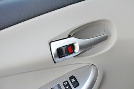 2013款丰田卡罗拉1.8L