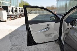 2013款丰田卡罗拉1.8L