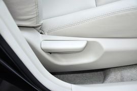 2013款丰田卡罗拉1.8L