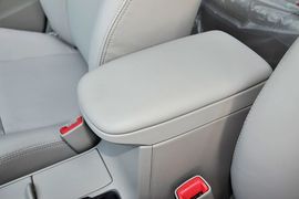 2013款丰田卡罗拉1.8L