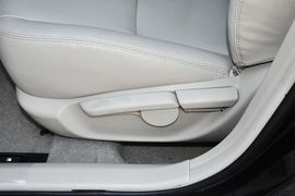 2013款丰田卡罗拉1.8L
