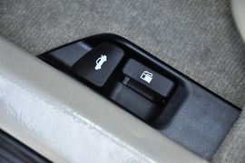 2013款丰田卡罗拉1.8L