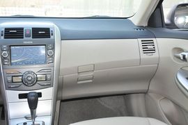 2013款丰田卡罗拉1.8L