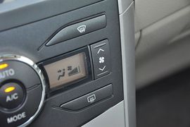 2013款丰田卡罗拉1.8L