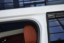 2013款路虎揽胜极光2.0T