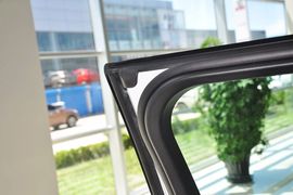 2013款路虎揽胜极光2.0T