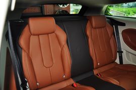 2013款路虎揽胜极光2.0T