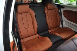 2013款路虎揽胜极光2.0T