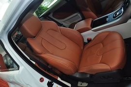 2013款路虎揽胜极光2.0T