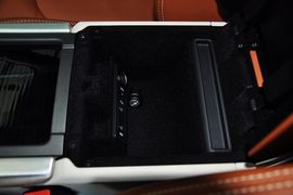 2013款路虎揽胜极光2.0T