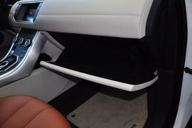 2013款路虎揽胜极光2.0T