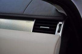 2013款路虎揽胜极光2.0T