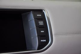 2013款路虎揽胜极光2.0T
