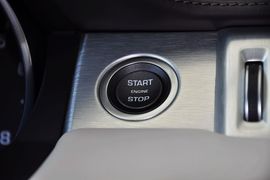 2013款路虎揽胜极光2.0T