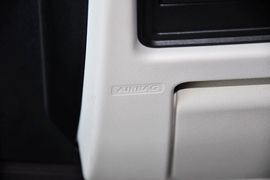 2013款路虎揽胜极光2.0T