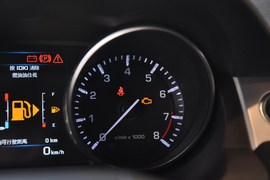 2013款路虎揽胜极光2.0T